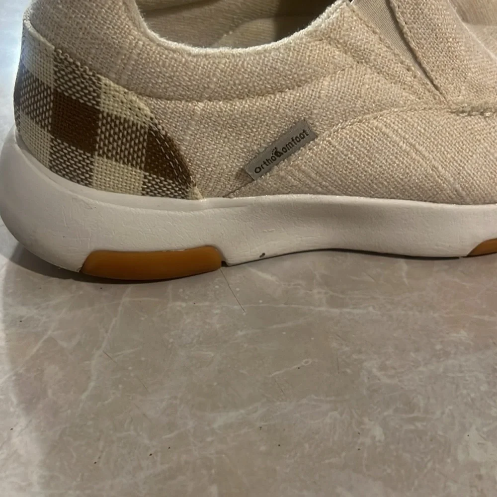 Men's Beige Slip-On Loafers‎